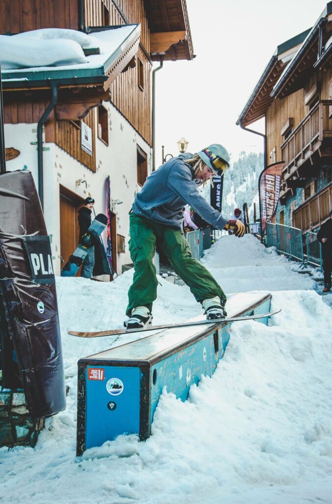 Snowboarders & skiiers test out the jib at RIbs & Jibs Meribel; Amateur Parc competition